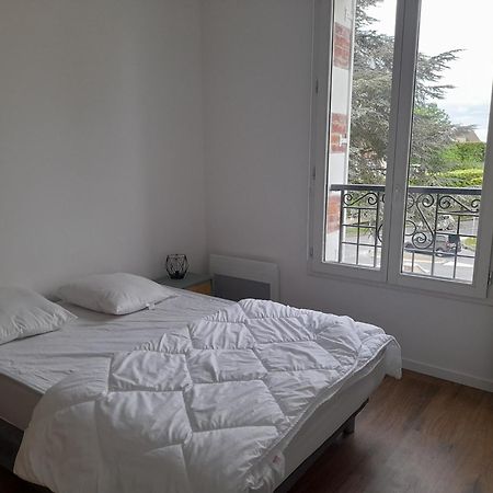 Appart Dans Petit Chateau En Centre Ville Lagny Eksteriør billede