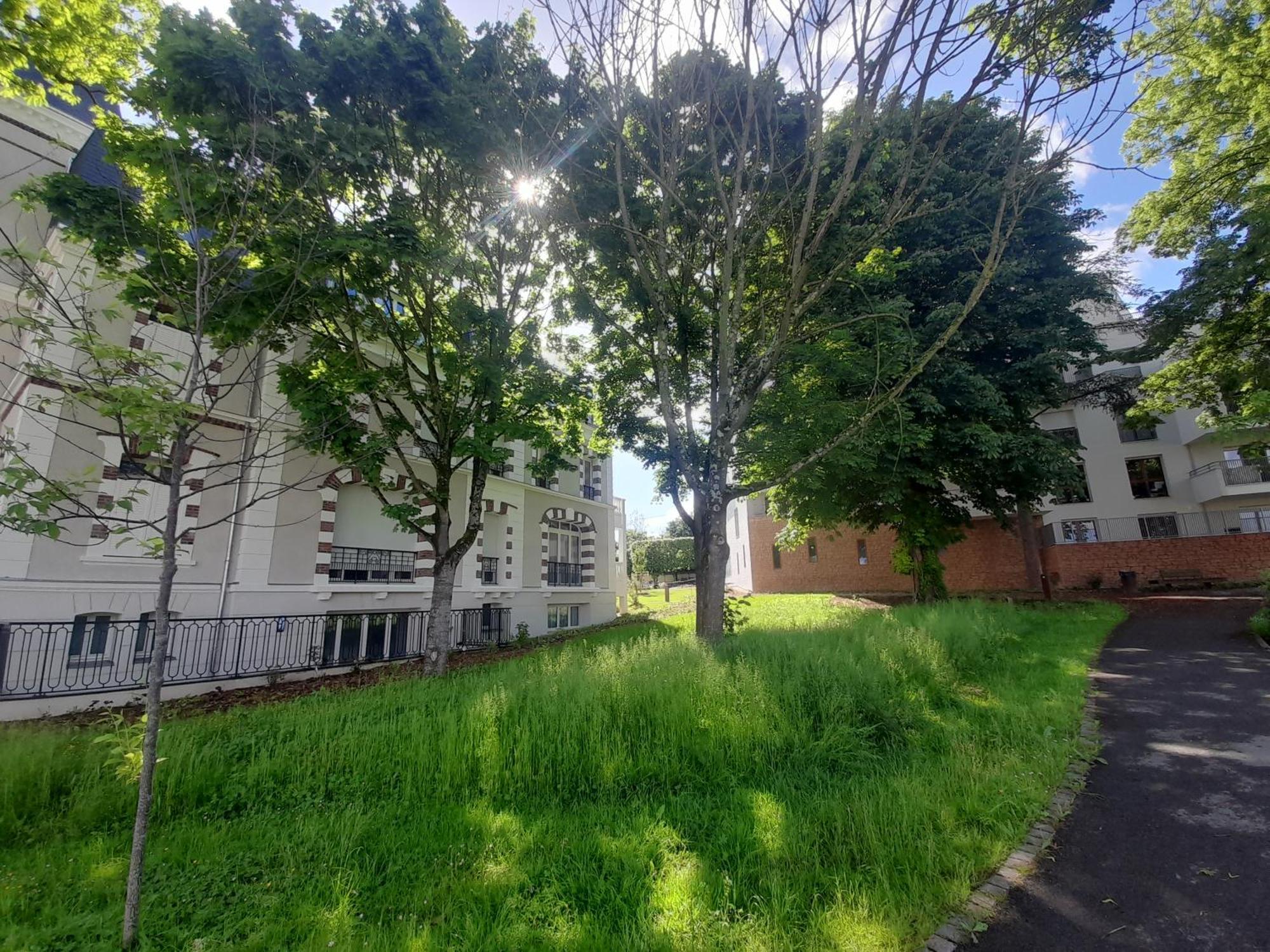 Appart Dans Petit Chateau En Centre Ville Lagny Eksteriør billede